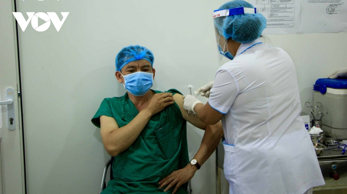 More than 100,000 Vietnamese people vaccinated against SARS-CoV-2